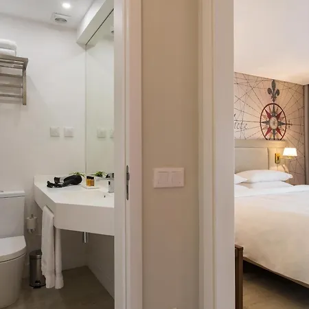 Four Points By Sheraton מלון 4*