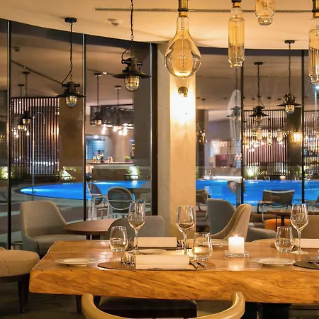 מלון Four Points By Sheraton 4*