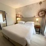 Four Points By Sheraton 호텔 4*