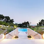 Four Points By Sheraton 호텔 4*