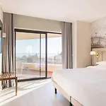 Four Points By Sheraton 호텔 4*