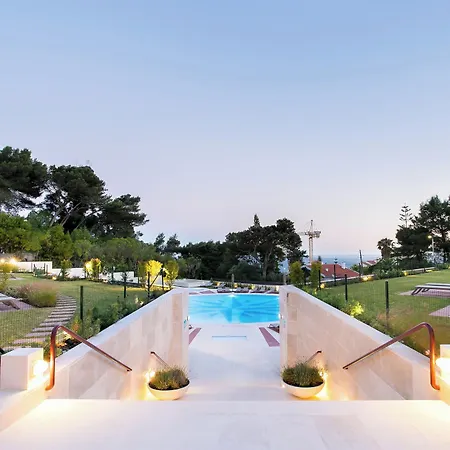 Four Points By Sheraton Hotel 4*